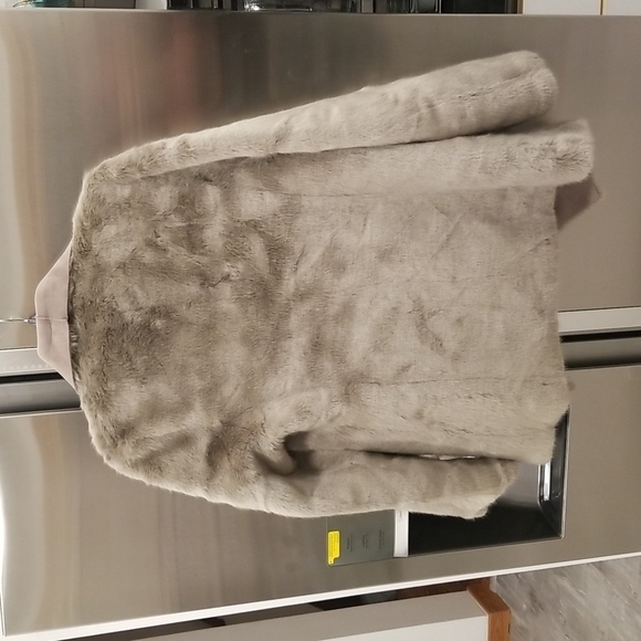 💕LOVE TOKEN💕 Allegra Faux Fur Faux Suede Reversible Short Coat ~ Taupe (Brown) - Picture 3 of 11